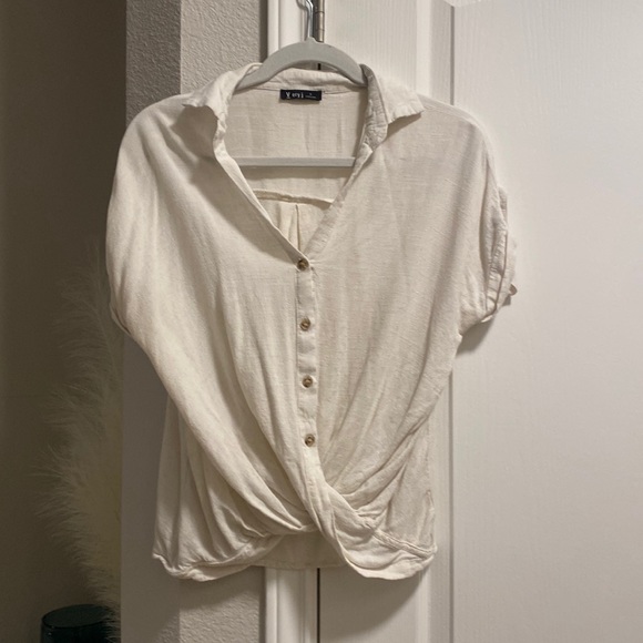 Tops - Off white short sleeved button down with twist waist